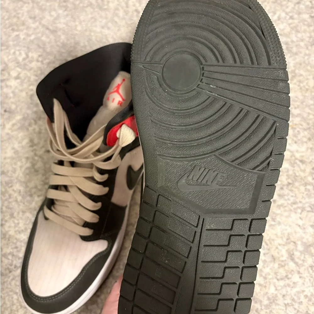 Nike High-Top Sneakers - Black and Cream - Picture 7 of 8
